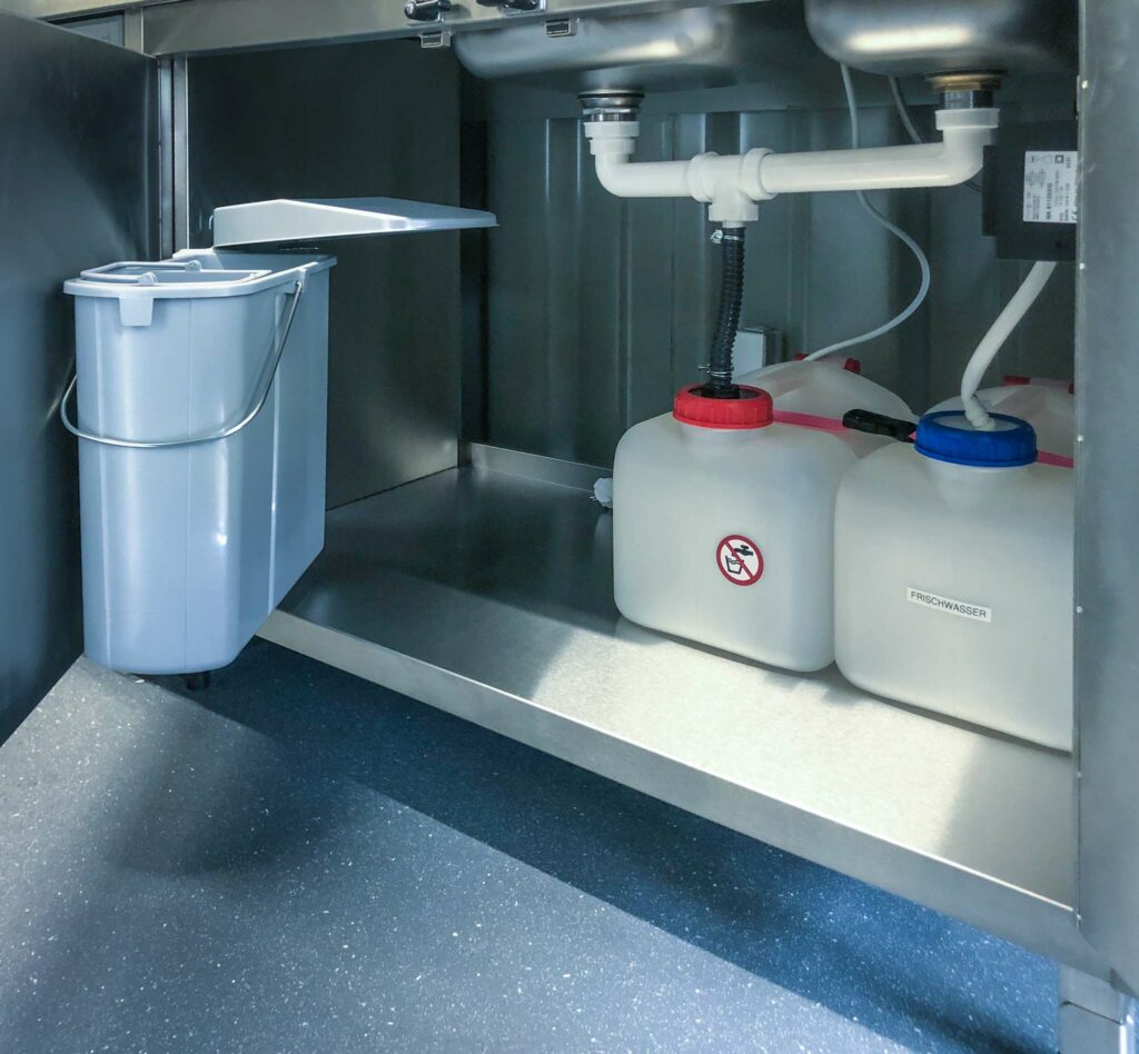 walkingboxes-foodtruck_reparatur05