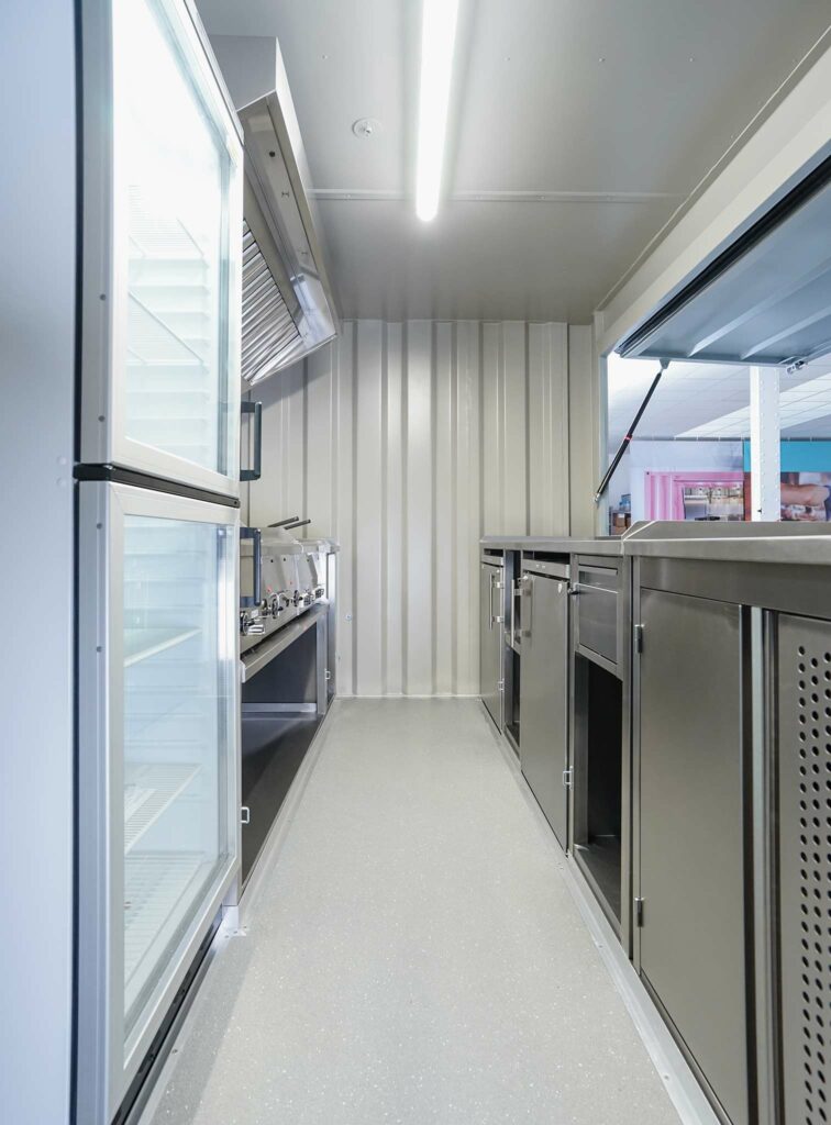 walkingboxes-foodtrailer_S-016_DSC03147